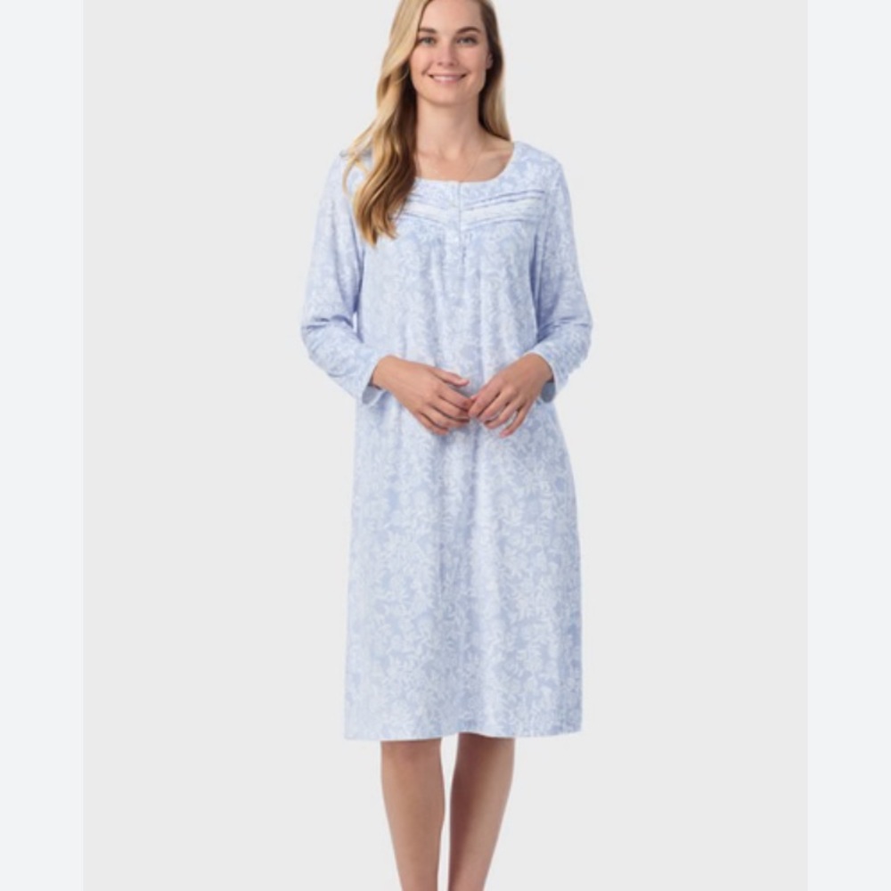 Eileen West Women’s Nightgown. Size S.